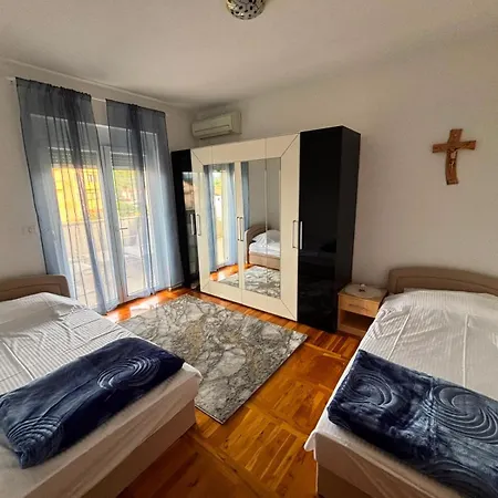 Appartamento Medjugorje, Queen Of Peace - Family For Up To 9 Međugorje
