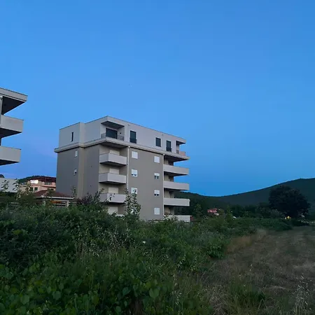 Medjugorje, Queen Of Peace - Family For Up To 9 Appartamento Međugorje
